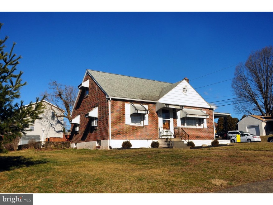 555 Lemon St, Pottstown, PA 19464 - photo 1