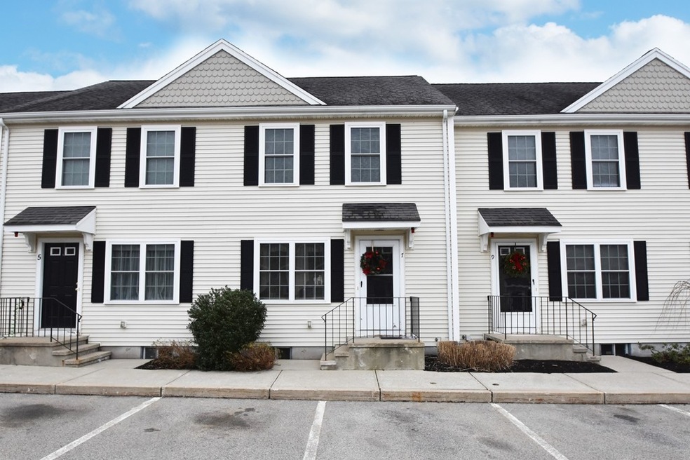 7 Boxberry Ln, Rockland, MA 02370 - photo 1