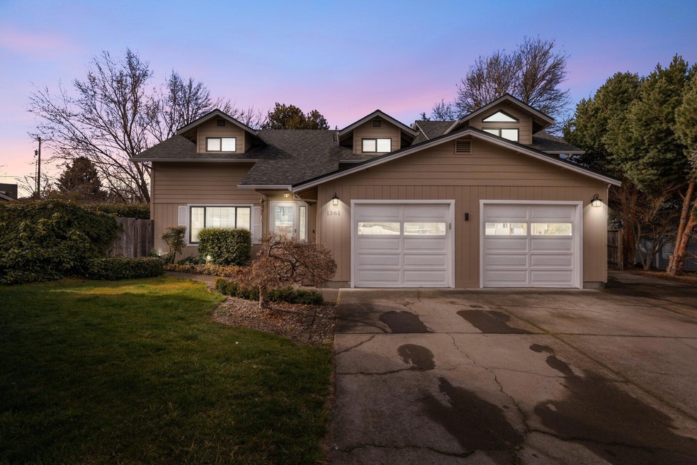 1361 Brook Ct, Medford, OR 97504 - photo 1
