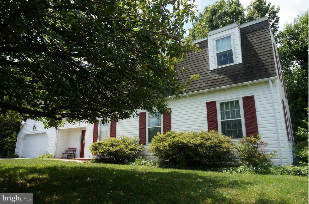 1914 Maplewood Dr, Hagerstown, MD 21740 - photo 1