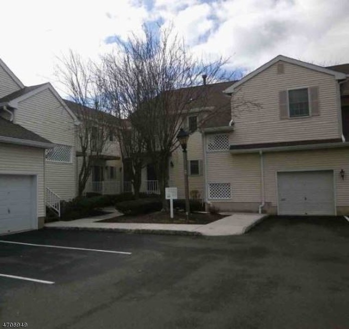 294 Potomac Dr unit 401, Basking Ridge, NJ 07920 - photo 1
