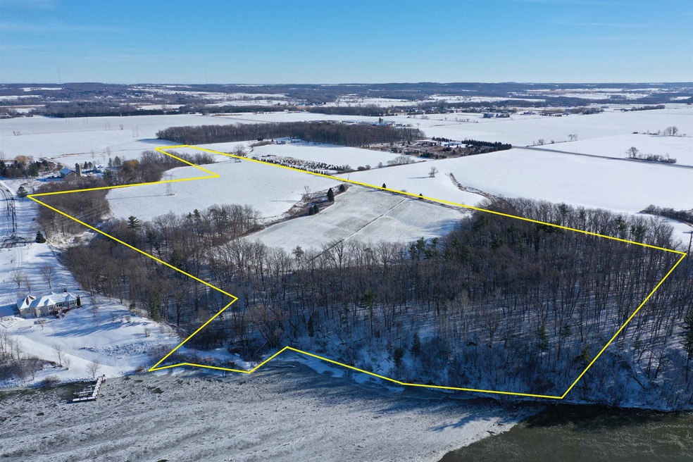 0 Old Military Rd unit 50318959, de Pere, WI 54115 - photo 1