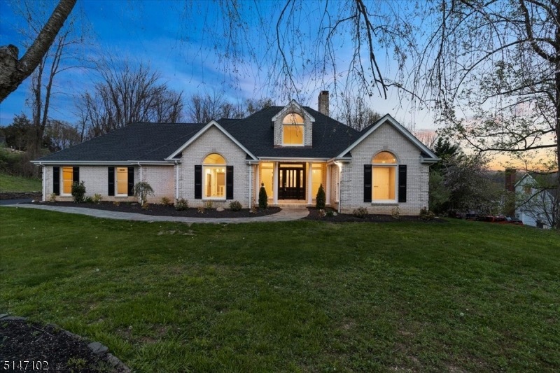 21 Chaucer Dr, Hackettstown, NJ 07840 - photo 1