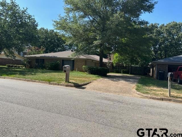 2216 2216 Aberdeen Dr, Tyler, TX 75703 - photo 1