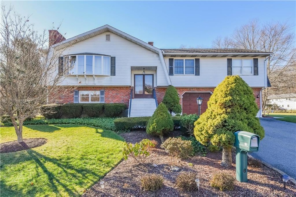 16 Thendara Dr, Waterbury, CT 06708 - photo 1