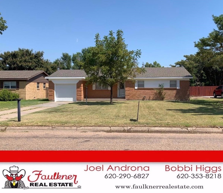 1106 S Madison St, Hugoton, KS 67951 - photo 1