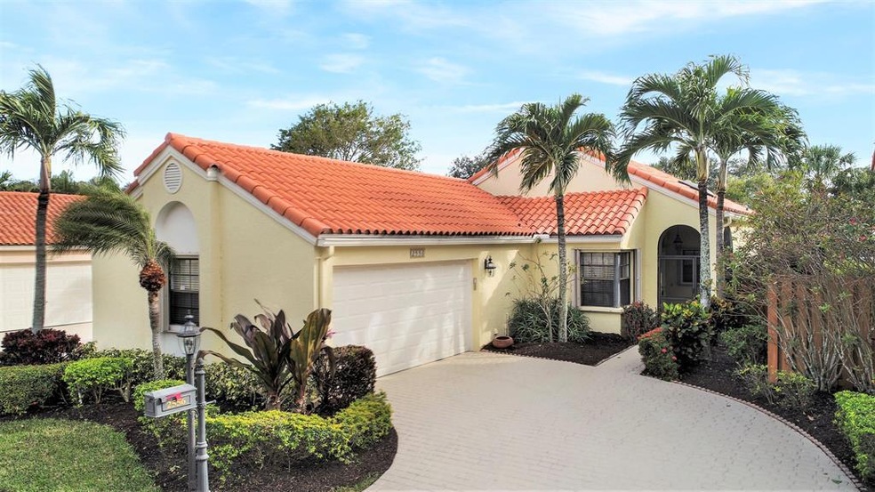 2556 La Cristal Cir
