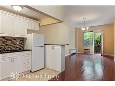 240 E 32nd St unit 1C, New York, NY 10016 - photo 1