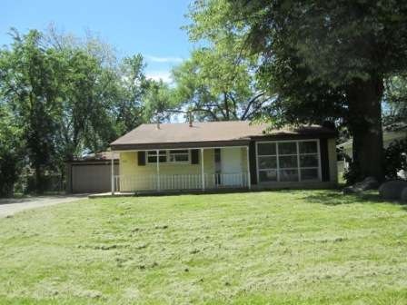 105 Pueblo Rd, Carpentersville, IL 60110 - photo 1