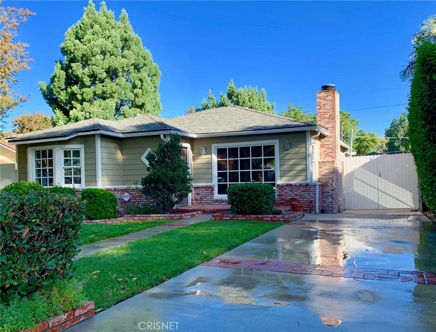22031 Lopez St, Woodland Hills, CA 91364 - photo 1