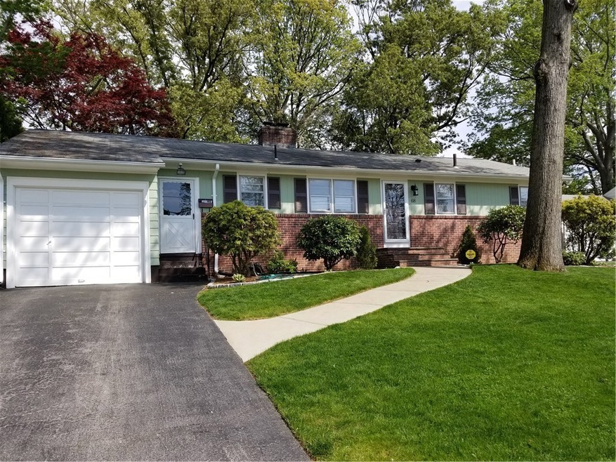 68 Mount View Dr, Cranston, RI 02920 - photo 1