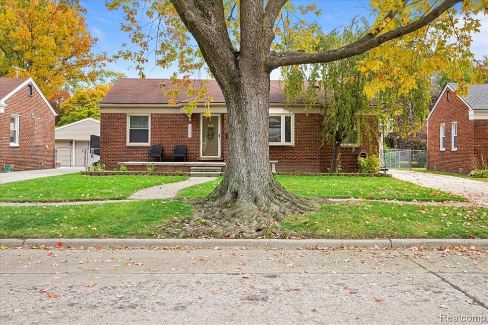 6385 Buckingham Ave, Allen Park, MI 48101 - photo 1