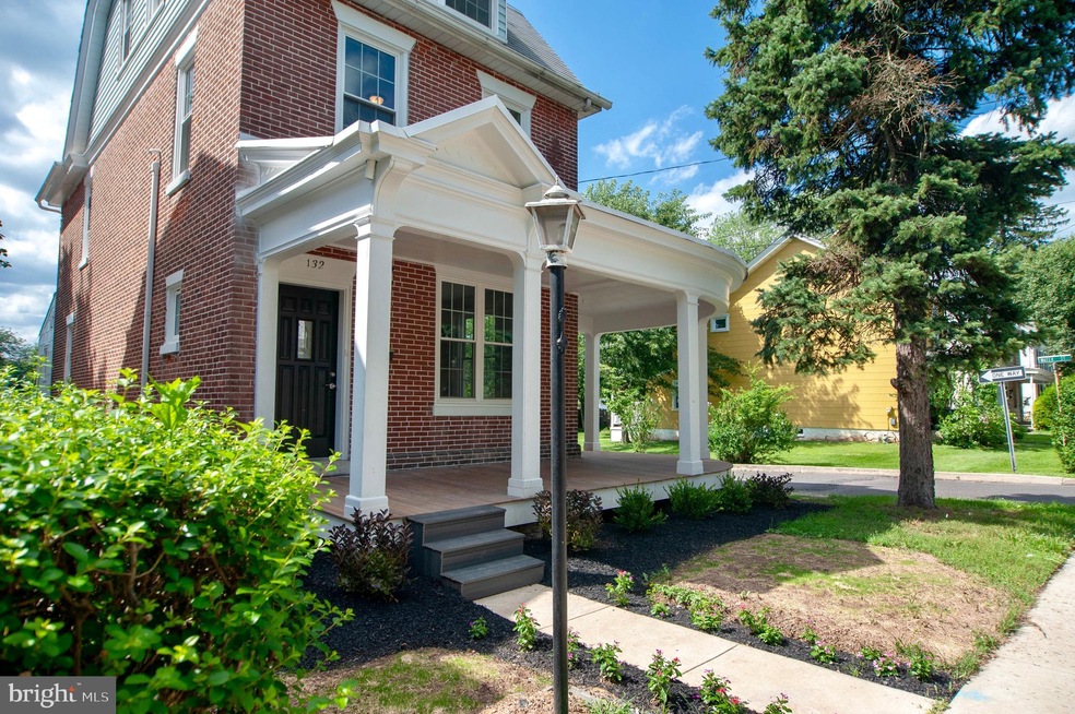 132 W Walnut St, North Wales, PA 19454 - photo 1