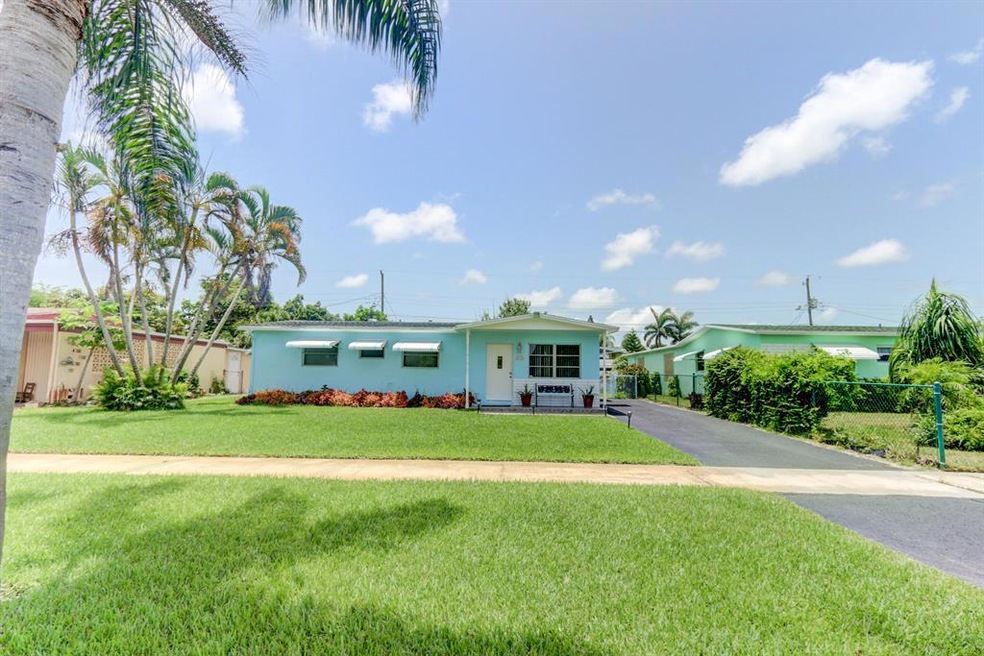 2616 Bridgeman Dr, West Palm Beach, FL 33409 - photo 1