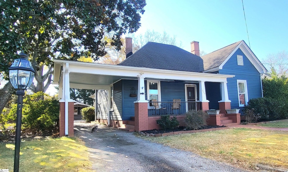 210 E Fairview Ave, Greer, SC 29651 - photo 1