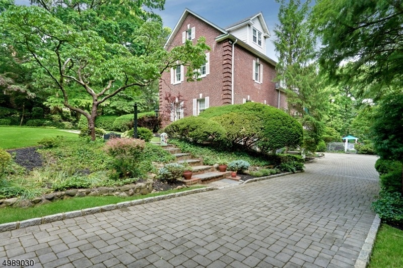 295 E Chestnut Ave, Metuchen, NJ 08840 - photo 1