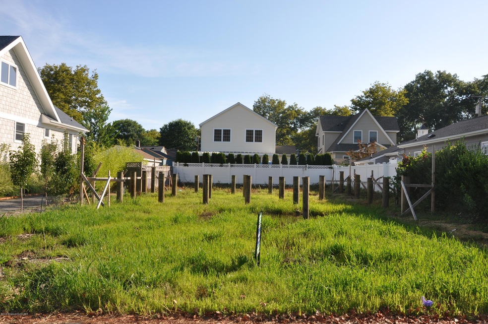 276 pine ave lot