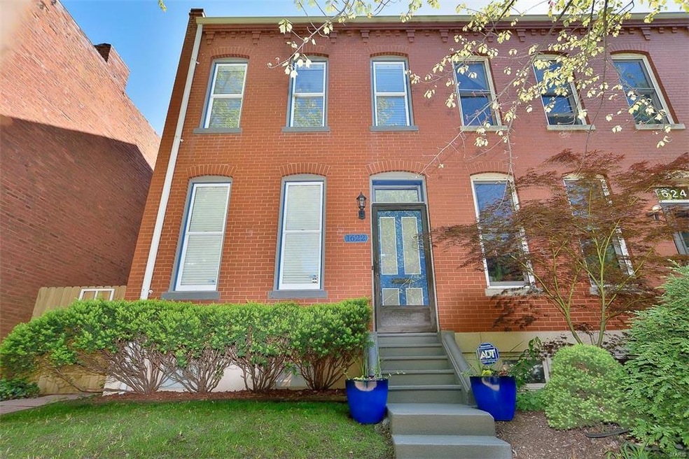 1622 Carroll St 63104