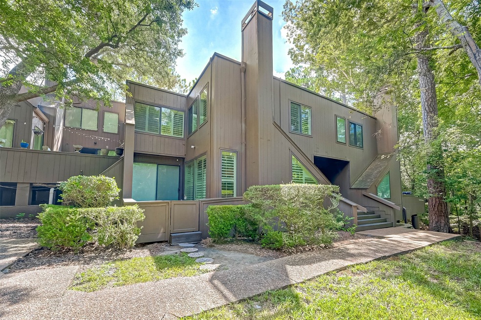 272 Litchfield Ln unit 110, Houston, TX 77024 - photo 1