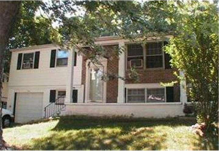 726 Plumtree Ln, Claymont, DE 19703 - photo 1