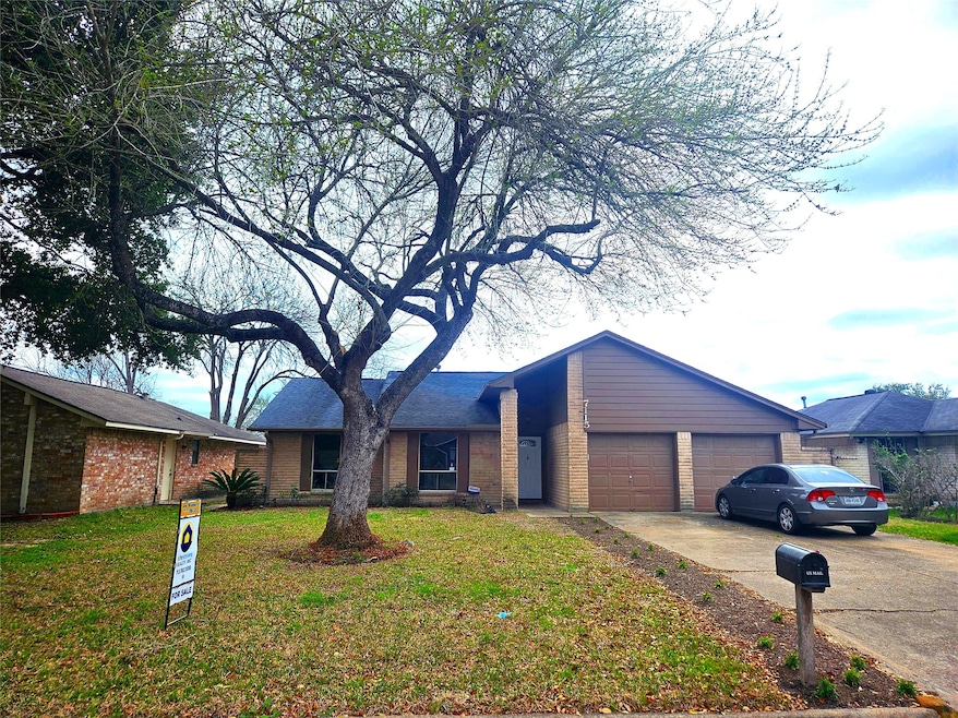 7115 Log Hollow Dr, Houston, TX 77040 - photo 1