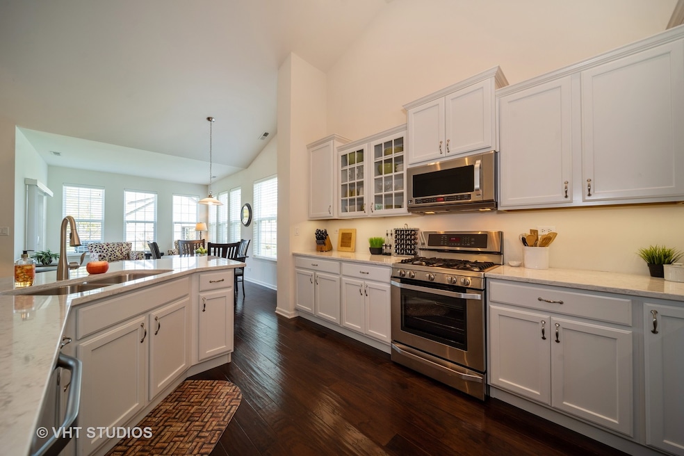 1020 Prescott Ln, Pingree Grove, IL 60140 - photo 1