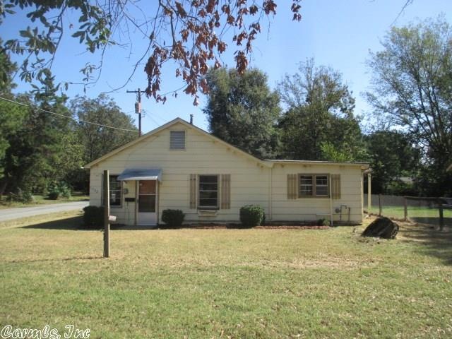 1022 N Lowe St, Stuttgart, AR 72160 - photo 1