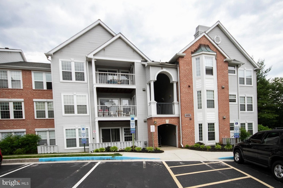 4406 Silverbrook Ln unit J101, Owings Mills, MD 21117 - photo 1