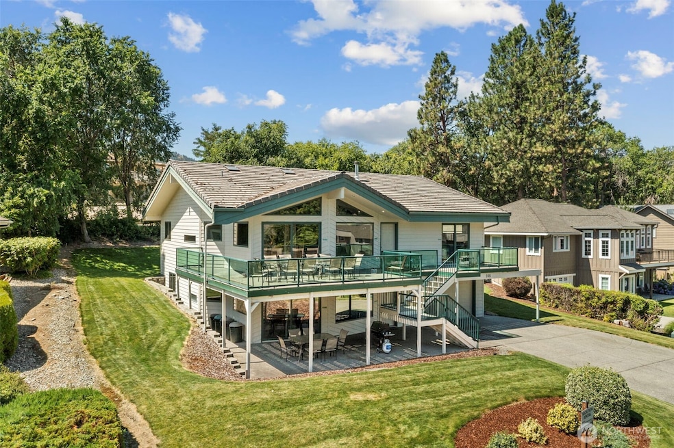 For Sale $1,595,000 • Co-Listing Agent