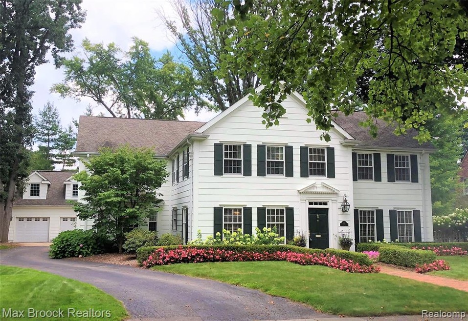 336 Suffield Exterior.jpg