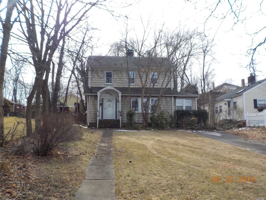 22 Elm Ave, Glen Cove, NY 11542 - photo 1
