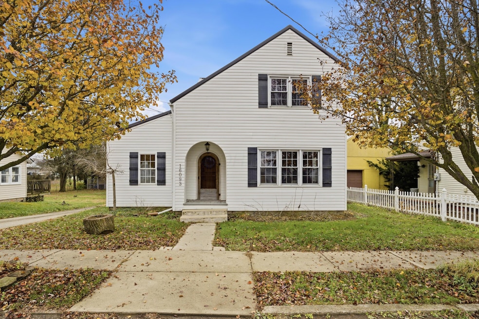 16093 Maple St, Laurelville, OH 43135 - photo 1