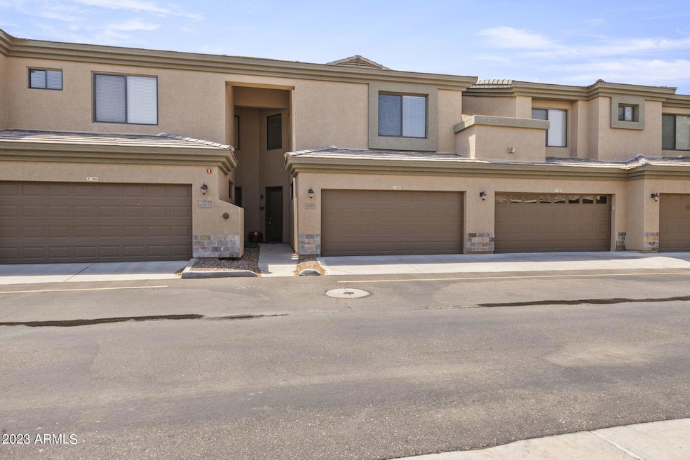 1-web-or-mls-705-w-queen-creek-rd-1063