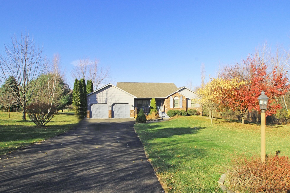 377 Warner Dr, Chestnuthill Township, PA 18353 - photo 1