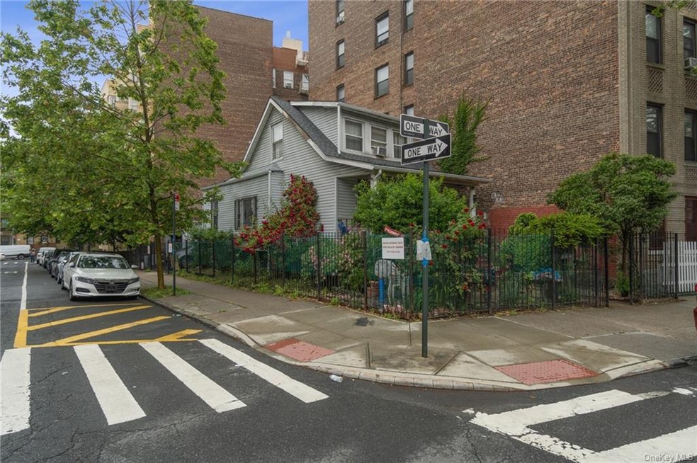 2711 Claflin Ave, Bronx, NY 10468 - photo 1