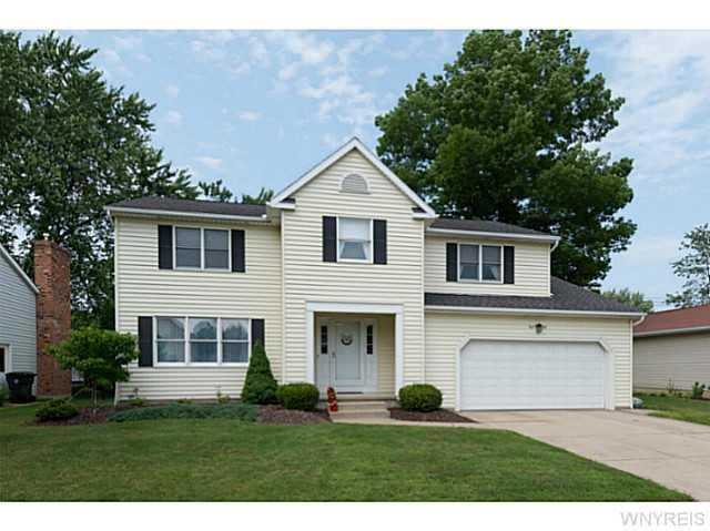 850 Thomas Fox Dr W, North Tonawanda, NY 14120 - photo 1