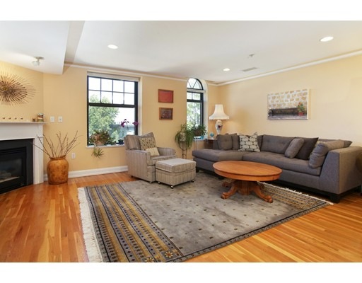 340 Bunker Hill St unit 3I, Charlestown, MA 02129 - photo 1