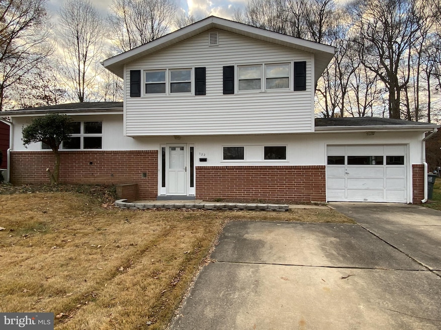 122 Glenoak Rd, Wilmington, DE 19805 - photo 1