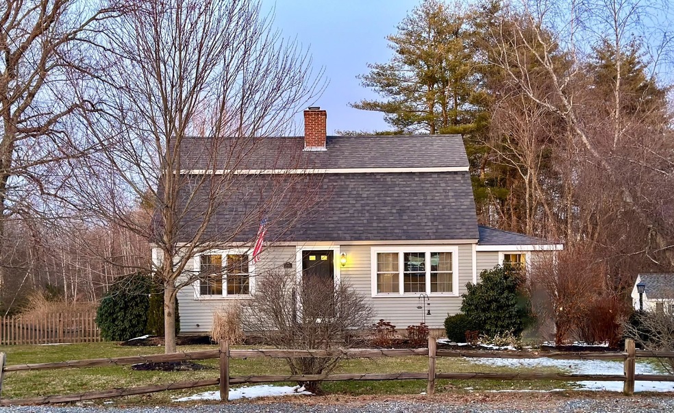 296 Dover Point Rd, Dover, NH 03820 - photo 1