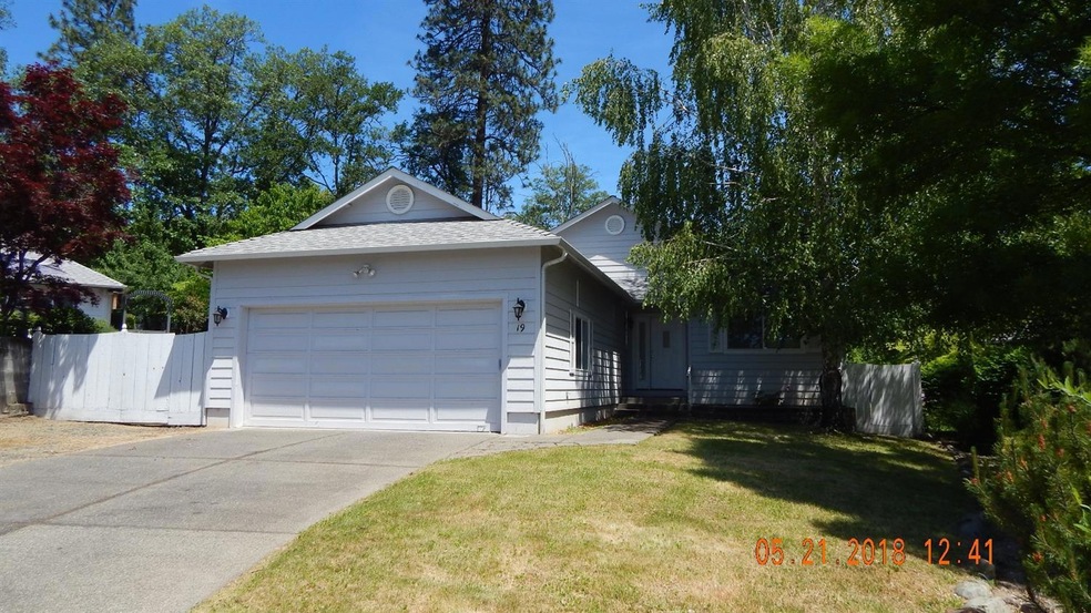19 SW Leonard St, Grants Pass, OR 97526 - photo 1