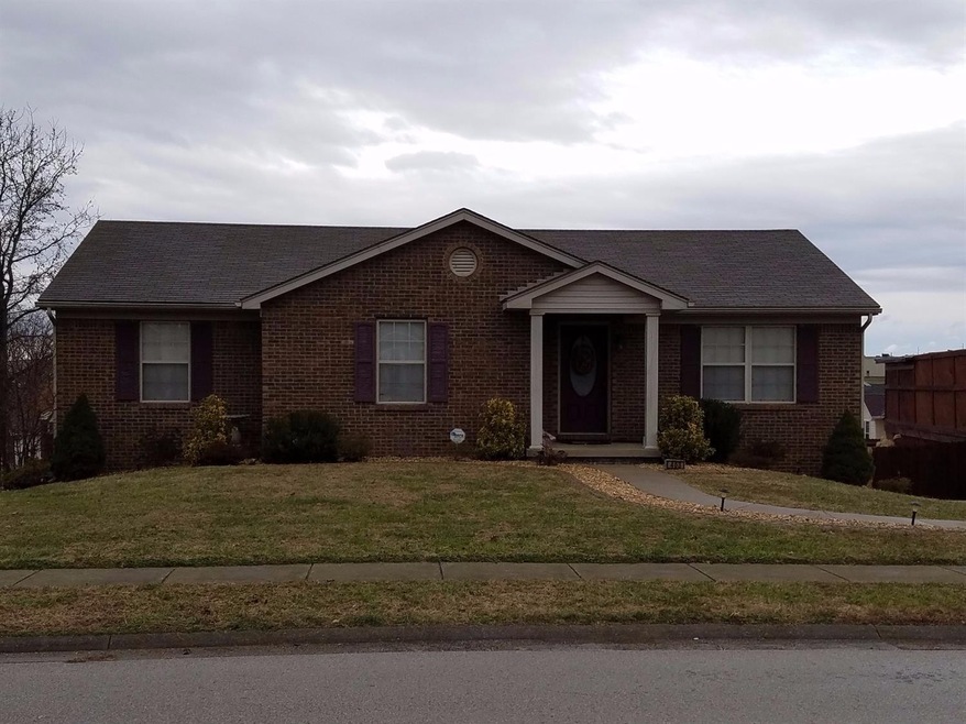 403 Mallard Dr, Frankfort, KY 40601 - photo 1