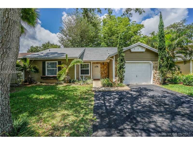 14954 SW 142nd Place, Miami, FL 33186 - photo 1