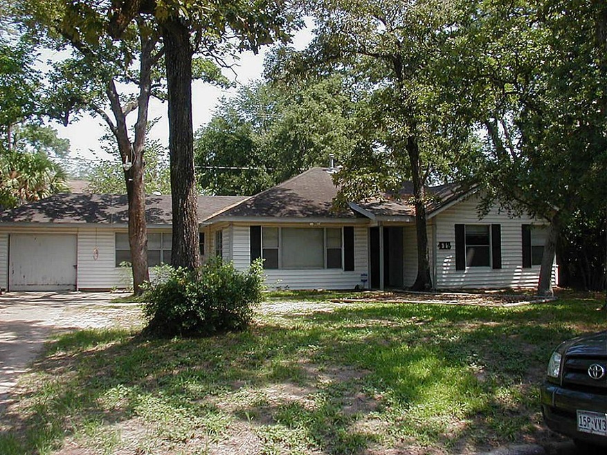 413 Sue St, Houston, TX 77009 - photo 1