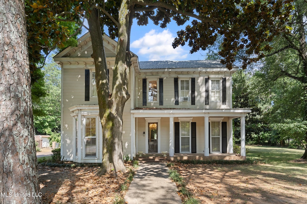 251 S Craft St, Holly Springs, MS 38635 - photo 1