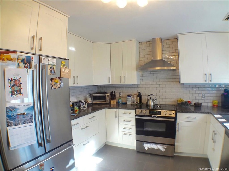 118 Grove St unit 16, Stamford, CT 06901 - photo 1