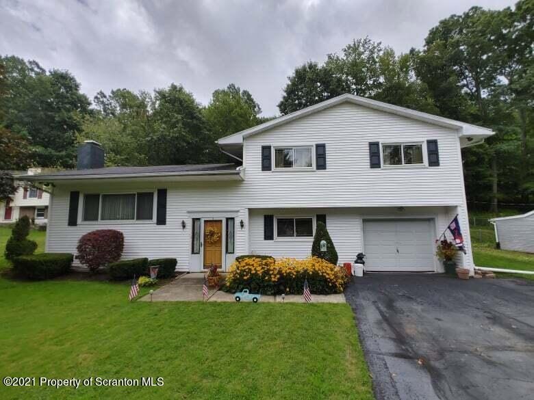 72 Yorktown Rd, Mountain Top, PA 18707 - photo 1