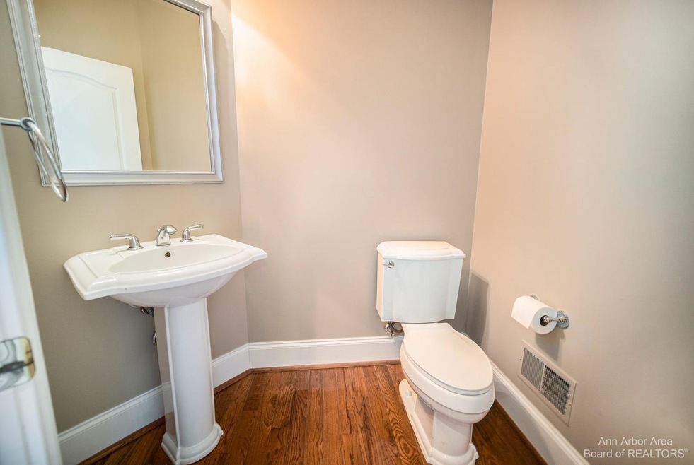 2547 Timber Hill Dr unit 25, Ann Arbor, MI 48103 - photo 1