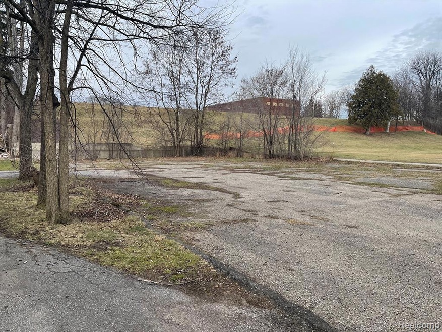 236 Division St, Vassar, MI 48768 - photo 1