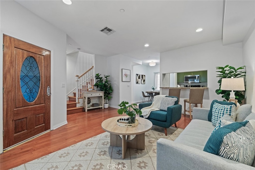 Welcome to 3536 Linden Ave #6!