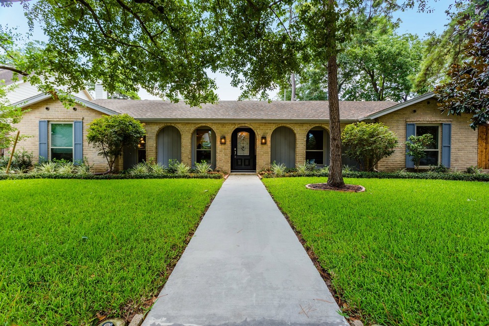 115 Briar Hill Dr, Houston, TX 77042 - photo 1